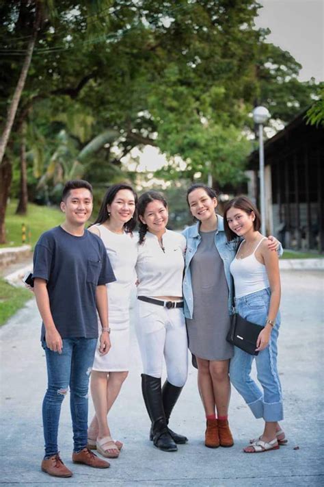 kiko baraquel|No matter the weather: Life as a solo mother .